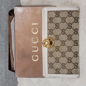 Authentic Gucci wallet